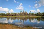 Panoramique du site d'Angkor Wat se reflétant dans un bassin, Cambodge.