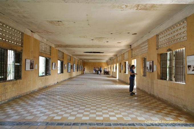 Salle de détention commune du 2e étage (Chambre D), Tuol Sleng, Phnom Penh - Cambodge