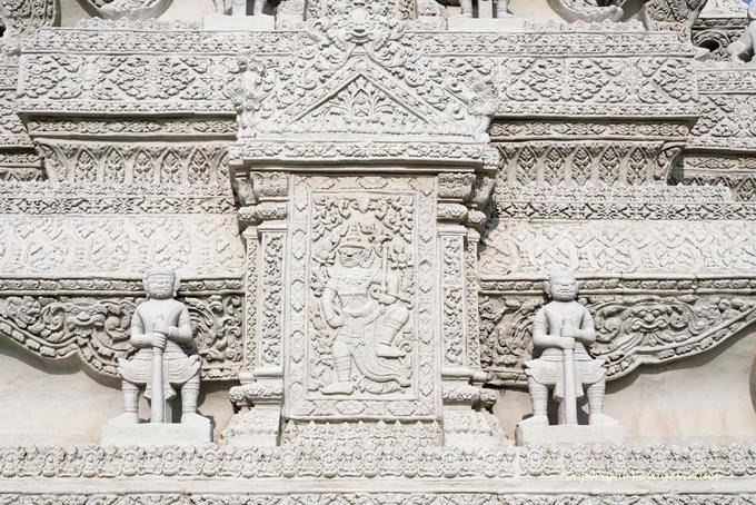 Sculptures sur stupa, Wat Preah Keo, Phnom Penh - Cambodge
