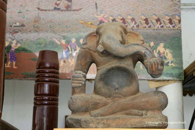 Ganesh assis avec bol et radis, Wat Preah Keo, Phnom Penh - Cambodge