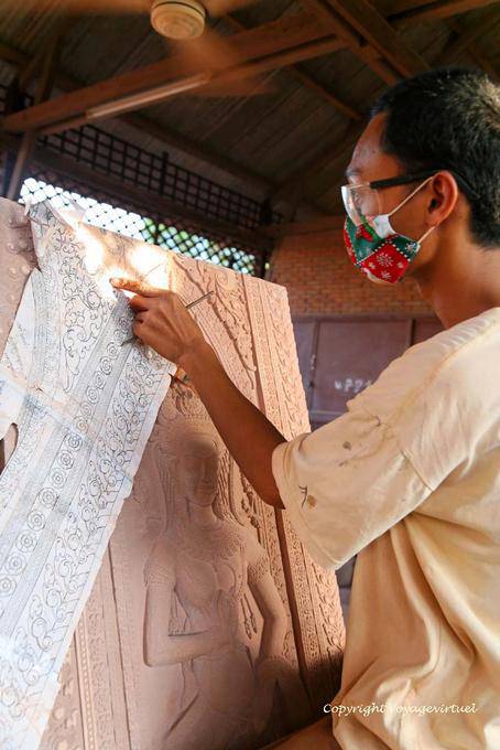 Reproduction de bas-relief, artisanat, Siem Reap - Cambodge