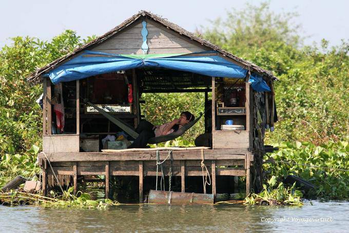 Sieste dans un hamac, Tonlé Sap - Cambodge