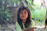 Portrait d'une petite fille cambodgienne, Wat Roka Kandal, Kracheh (Kratie), Cambodge.