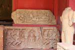 Linteaux du XIéme siècle venant de Kampong Chhnang, Musée de Phnom Penh, Cambodge.