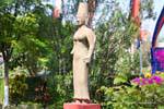 Déesse de pierre dans le jardin, Museum Phnom Penh, Cambodge.
