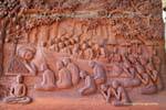 Sculpture sur bois, bouddha couché sur le point d'entrer dans le parinirvâna, Wat Preah Keo, Phnom Penh, Cambodge.