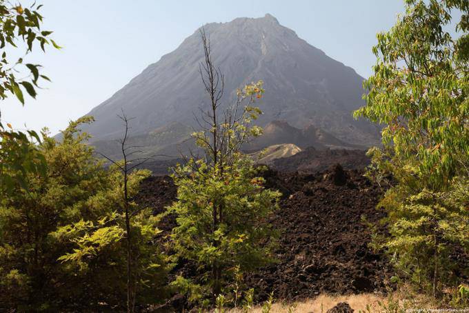 Le volcan Pico, Fogo, Cha de Caldeiras - Cap Vert