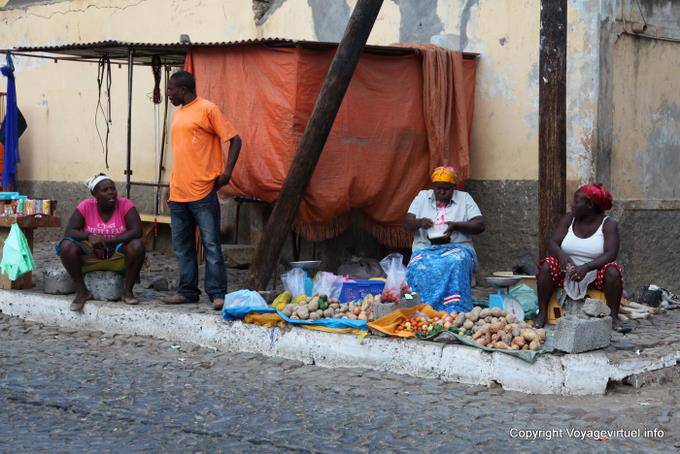Santiago, market on the road - Cap Vert