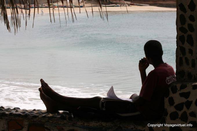 Santiago, Tarrafal, étudiant penseur - Cap Vert