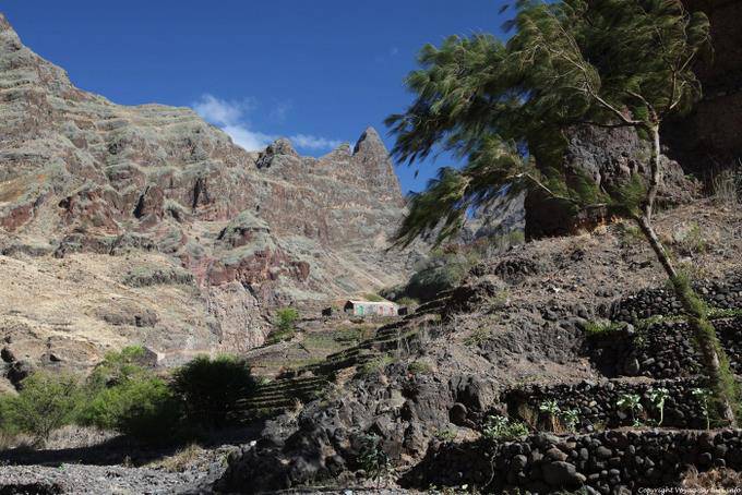 Santo Antão, Cha de Igreja, montagnes rougissantes - Cap Vert