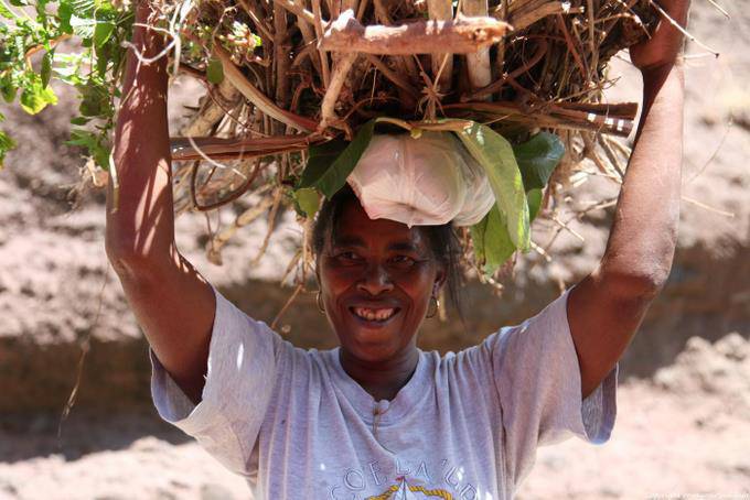 Santo Antão, Lombo de Pico Xoxo Port avec sourire - Cap Vert