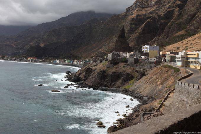 Santo Antão, Paúl, vue sur la côte - Cap Vert