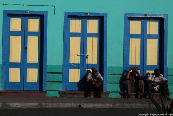 Attente au soleil, São Vicente, avenida Republica, Mindelo - Cap Vert