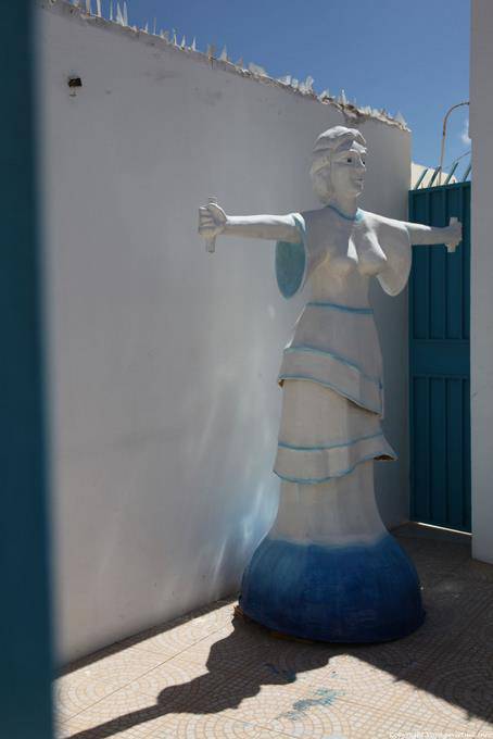 São Vicente, Mindelo, femme de cour - Cap Vert