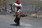 Fogo, Cha de Caldeiras, travail feminin, Cap Vert.