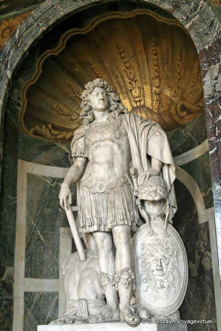 Statue du Salon de Vénus, Appartement du Roi, Versailles