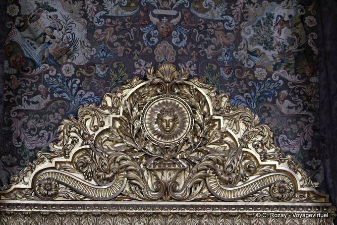 Tête de lit du roi-soleil au Salon de Mercure, Versailles