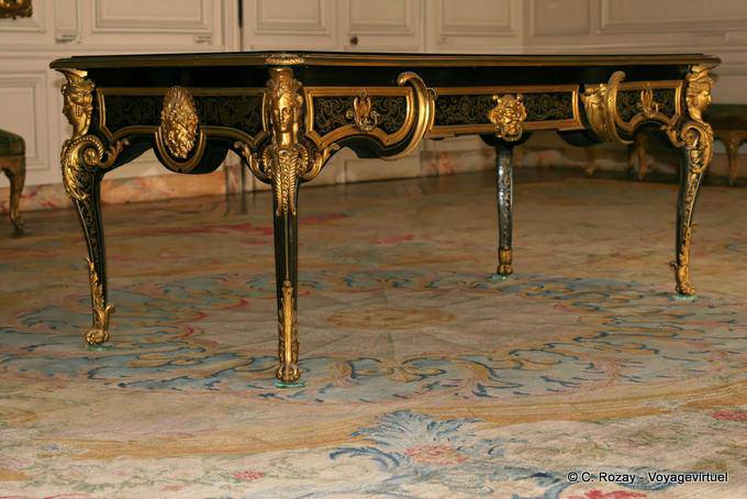 Table noire et or, Appartement de la Dauphine, Versailles