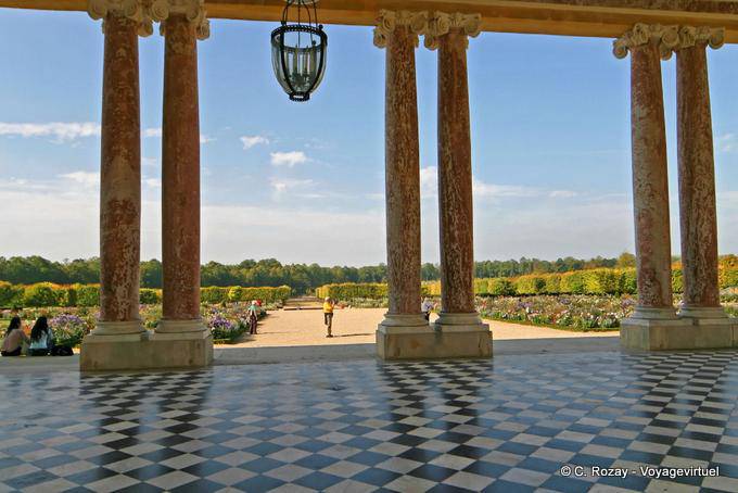Le Péristyle avec vue sur jardin, Grand Trianon, Versailles