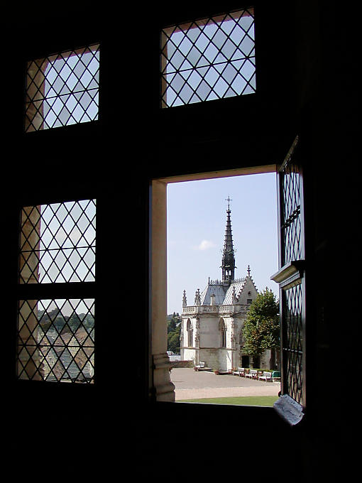 La chapelle Saint-Hubert vue depuis une fenêtre du Château d'Amboise, France.