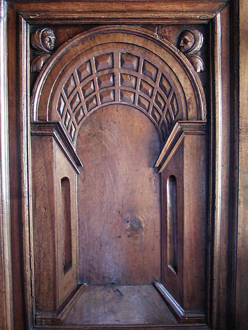 Sculpture sur une porte, Château d'Amboise, France.