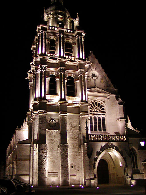 Clocher de la cathédrale Saint-Louis, Blois, France.