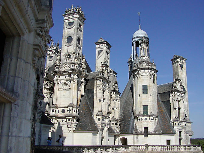 Tourelles, cheminées et lucarnes, Chambord, France.