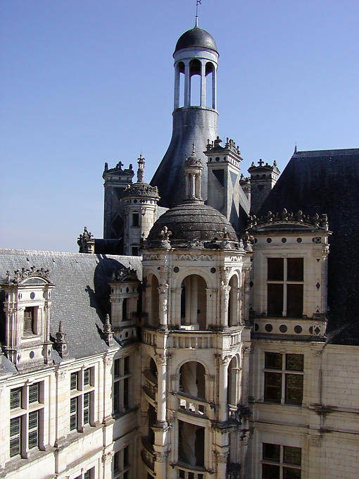 Chambord, vue extérieure de l'escalier, France.