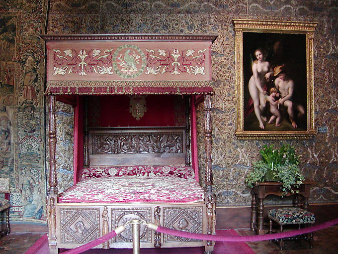 La Chambre Catherine de Medicis, Château de Chenonceau, France.