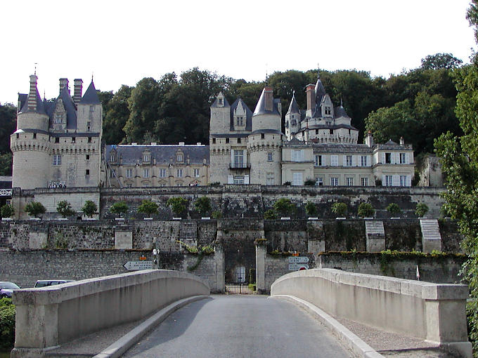 Pont sur l'Indre, Château d'Ussé, France.
