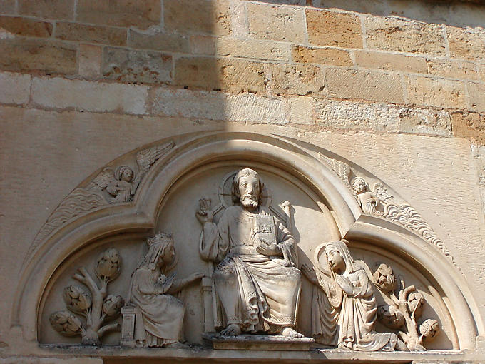 Vézelay, rattachée aux Fraternités monastiques de Jérusalem, France.