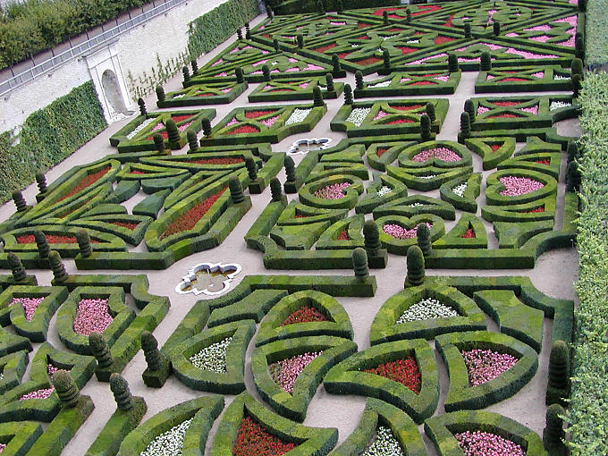 Jardin d’ornement, les jardins d'amour, Villandry, France.