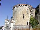 La tour Heurtault et la porte permettant l'accès aux attelages, Château d'Amboise, France.