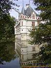 Reflets du jardin, Château d'Azay-le-Rideau, France.