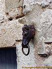 Attache de cheval sur un mur, Vézelay, France.
