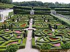 Panorama du belvèdere sur le jardin d’ornement, vue depuis le 1er salon, Château de Villandry, France.