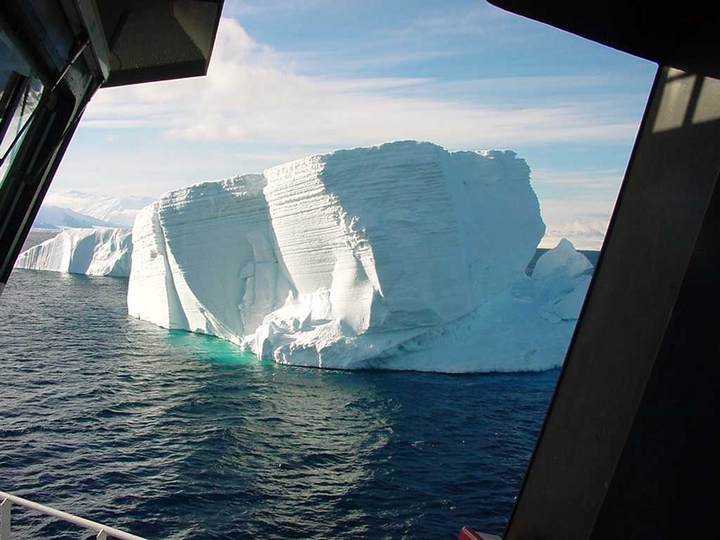 Vu sur un iceberg
Mots-clés: iceberg
