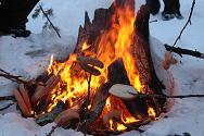 Laponie Finlandaise :: feu de bois
pique nique autour d'un feu de bois en laponie finlandaise digne du trappeur, remarquez les brochettes qui sont taillées dans les branches
Mots-clés: Laponie