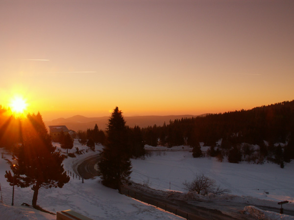 Levée de soleil sur le massif vosgien, Vosges
KONICA MINOLTA DIGITAL CAMERA
Mots-clés: Vosges