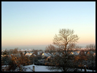 La neige est tombée :: Saint Nicolas d'Aliermont
Ce matin la neige est tombée sur les toits de Saint Nicolas d'Aliermont et le soleil levant réchauffe l'atmosphère du petit matin.
Mots-clés: Saint-Nicolas Aliermont Seine-Maritime France