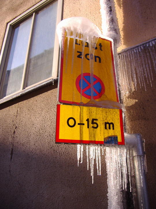 Panneau de circulation qui a pris froid à Stockholm
Mots-clés: glace Stockholm