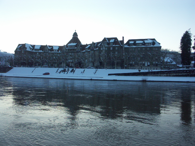 Cité Canot par un dimanche enneigé :: Besançon
Cité canot (Besancon-Doubs)
Mots-clés: Besançon