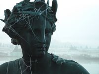 Toiles :: Statue du parc de Versailles habillée de toile d'araignée gelée.
Statue du parc de Versailles très tôt le matin
Mots-clés: Versailles araignée gel