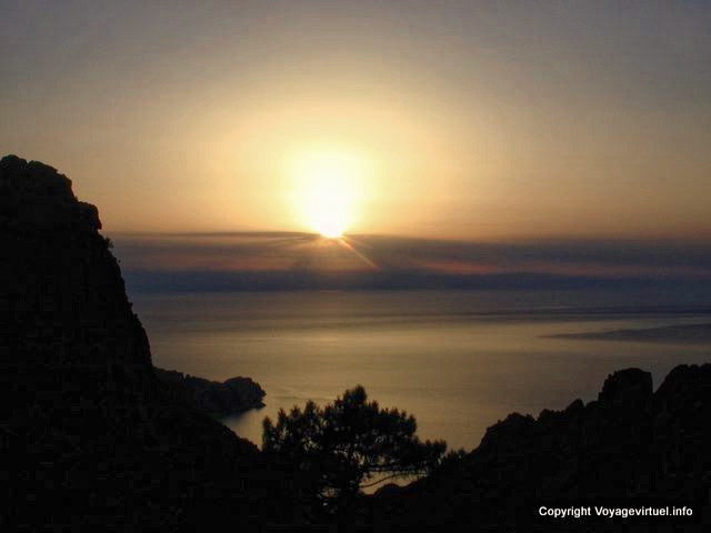 Coucher de soleil, golfe de Porto, Corse - France