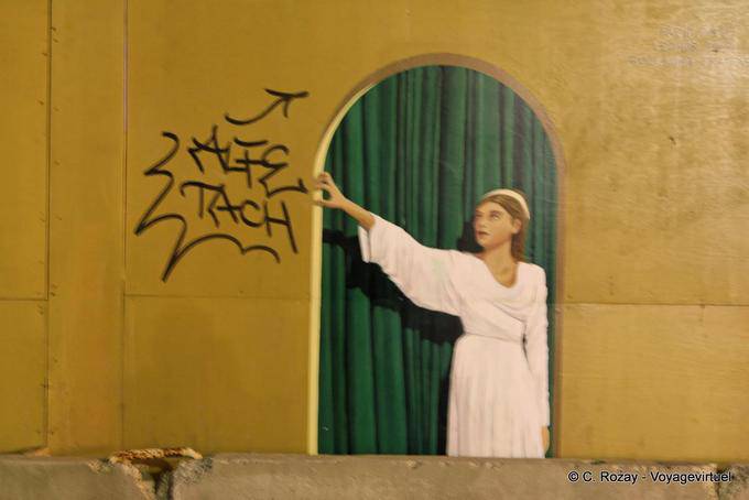Trompe-l'oeil et tag, Avignon, Provence, France