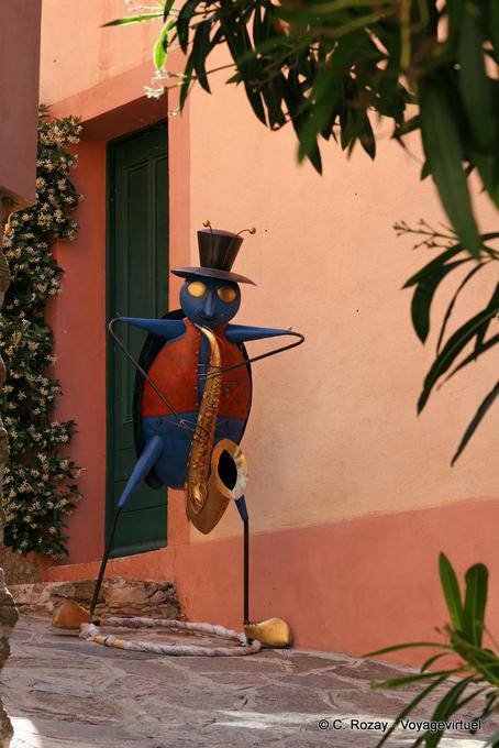 Bormes-les-Mimosas, cigale saxophoniste, Provence, France