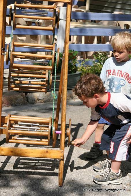 Collobrières, jeu de bois, Provence, France