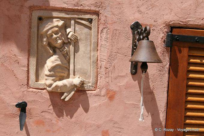 La Garde-Freinet humour pour les visiteurs, Provence, France