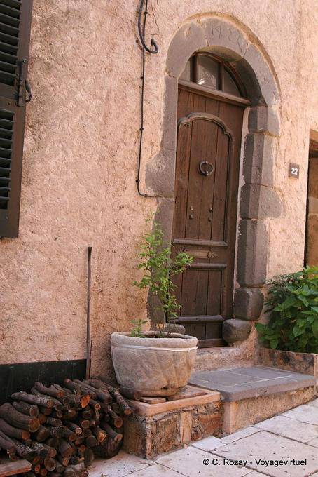 Gassin, vieille porte, Provence, France
