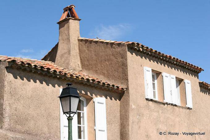 Cheminée typique Gassin, Provence, France